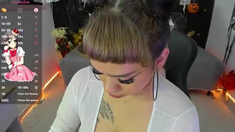 zoe_sullivan_ online show from October 20, 2025, 9:48 pm