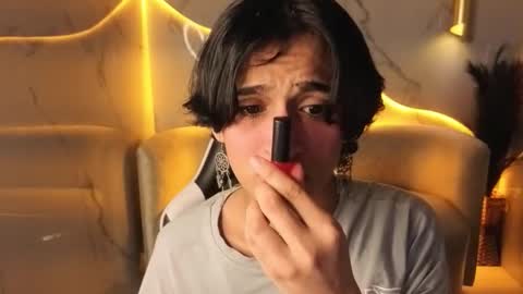 Zoe online show from December 1, 2025, 8:03 pm