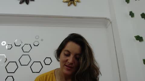 Carolina online show from November 6, 2025, 10:10 pm