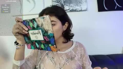 Snapshot of zoe_wang chatting on November 11, 2025, 12:49 pm Zoe online show from November 11, 2025, 12:49 pm