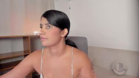 Zoe online show from April 7, 2026, 2:56 am