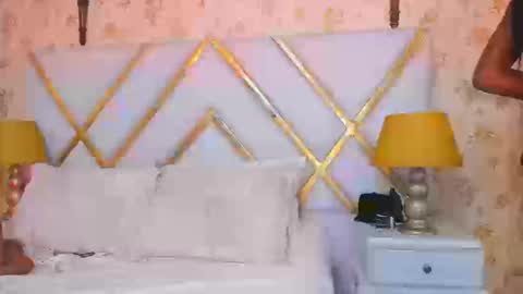 Zoecarrter online show from September 9, 2025, 7:35 pm