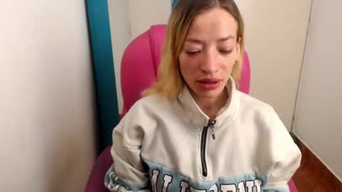 zoe online show from August 3, 2026, 4:33 am