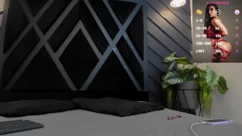 Zoe 3 online show from October 27, 2025, 5:28 pm