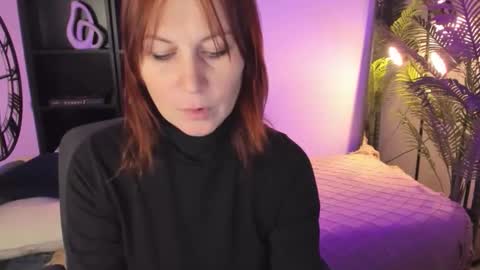 Zoe online show from October 22, 2025, 1:33 pm