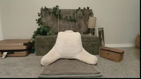 Zoe Gold online show from June 12, 2026, 2:32 am