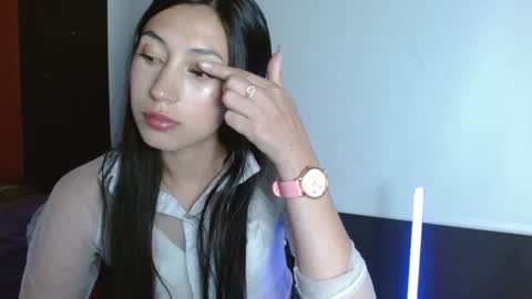 Laura  online show from December 11, 2024, 4:07 am