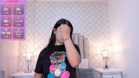 Zoe online show from April 26, 2026, 7:33 pm