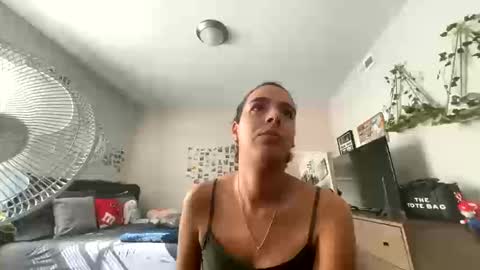 LovelyLatin25 online show from October 15, 2025, 3:34 pm