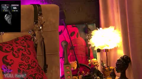 Snapshot of zoemesmerizee chatting on November 4, 2025, 12:04 pm ZoeMesmerize online show from November 4, 2025, 12:04 pm