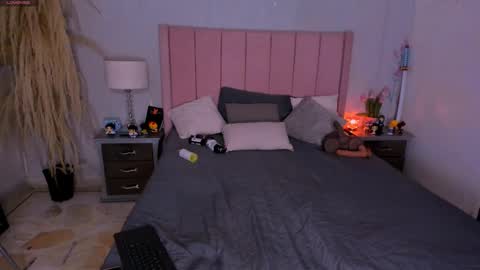 CuteZoe online show from October 27, 2025, 1:59 pm