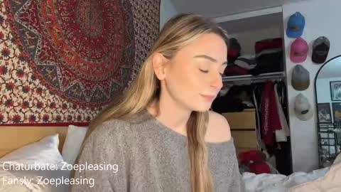 zoepleasing online show from October 26, 2025, 12:27 am