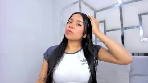 ZoeSwam online show from November 16, 2025, 11:38 am