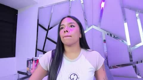 ZoeSwam online show from February 9, 2026, 2:21 pm