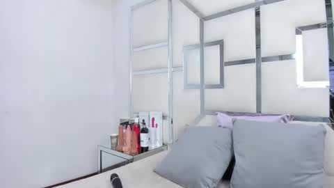 ZoeSwam online show from March 19, 2026, 11:36 am