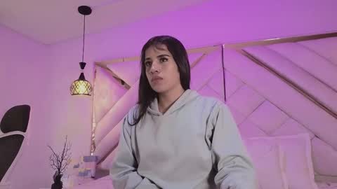 Snapshot of zoevg chatting on February 3, 2026, 12:21 pm Zoe online show from February 3, 2026, 12:21 pm