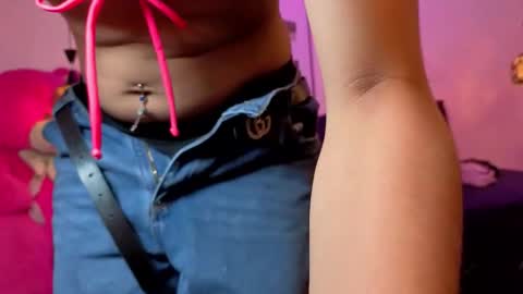 Snapshot of zoevg chatting on February 18, 2026, 12:01 pm Zoe online show from February 18, 2026, 12:01 pm