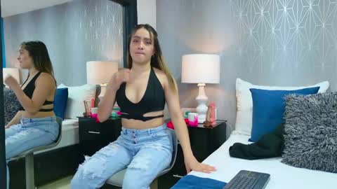 ZoeWilliis online show from April 13, 2026, 12:21 pm