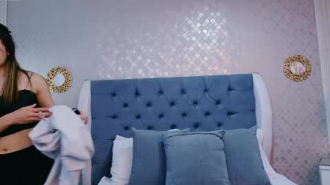ZoeWilliis online show from June 1, 2026, 12:18 pm