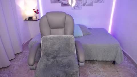 Snapshot of zoey_joy chatting on September 28, 2025, 10:26 pm zoey online show from September 28, 2025, 10:26 pm