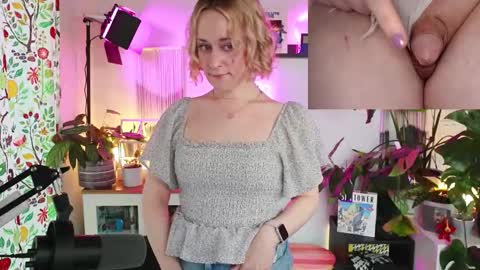 Zoey Ryan online show from November 15, 2025, 6:48 pm