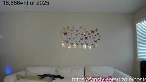 Zoie online show from October 7, 2025, 8:50 pm