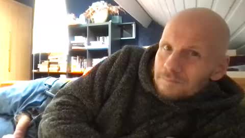 zolexthomas online show from October 10, 2025, 1:32 pm