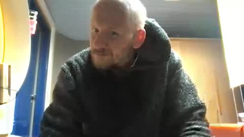 Snapshot of zolexthomas chatting on February 9, 2026, 2:10 pm zolexthomas online show from February 9, 2026, 2:10 pm