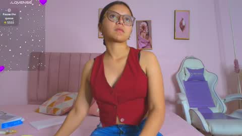 Snapshot of zoow_bluussh chatting on February 25, 2026, 12:04 pm Zoe online show from February 25, 2026, 12:04 pm