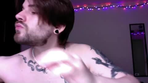 zorvello_83 online show from June 10, 2026, 7:13 pm