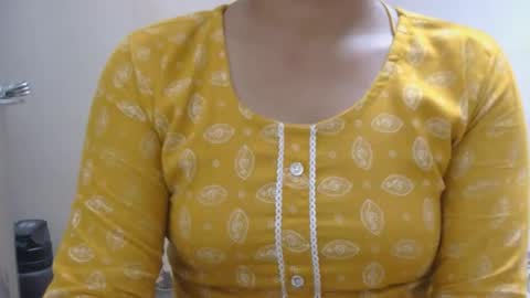 Snapshot of zoya_4u chatting on February 18, 2026, 3:52 pm Zoya online show from February 18, 2026, 3:52 pm