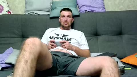 ztigrousz online show from November 10, 2025, 7:24 pm