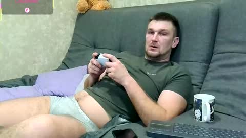 ztigrousz online show from February 4, 2026, 7:53 pm