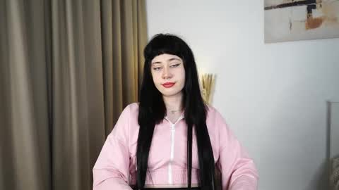 Snapshot of zulaperr chatting on November 17, 2025, 8:20 am Mira online show from November 17, 2025, 8:20 am