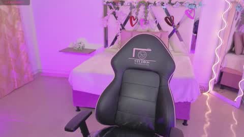 ZURY   online show from October 28, 2025, 11:36 am