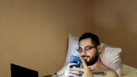 Snapshot of zyqrael chatting on April 22, 2026, 7:04 pm Vlad online show from April 22, 2026, 7:04 pm