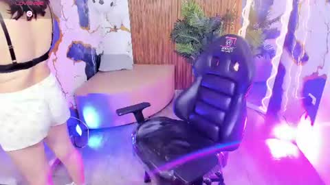 zyra_tay online show from July 1, 2026, 11:34 am