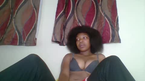 Snapshot of zyraelle_01 chatting on April 21, 2026, 2:37 am zyraelle_01 online show from April 21, 2026, 2:37 am