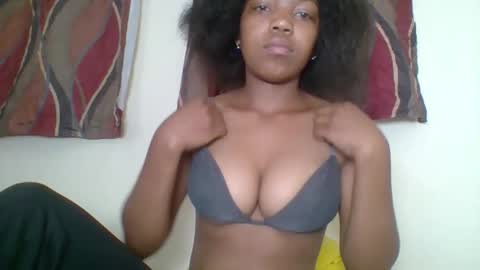 Snapshot of zyraelle_01 chatting on April 21, 2026, 2:51 am zyraelle_01 online show from April 21, 2026, 2:51 am