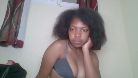 Snapshot of zyraelle_01 chatting on April 22, 2026, 7:15 pm zyraelle_01 online show from April 22, 2026, 7:15 pm
