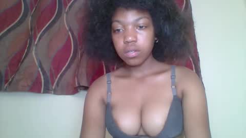 Snapshot of zyraelle_01 chatting on April 23, 2026, 7:20 am zyraelle_01 online show from April 23, 2026, 7:20 am