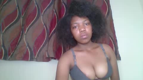 Snapshot of zyraelle_01 chatting on April 23, 2026, 1:35 pm zyraelle_01 online show from April 23, 2026, 1:35 pm