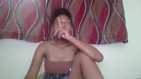 Snapshot of zyraelle_01 chatting on May 1, 2026, 9:36 am zyraelle_01 online show from May 1, 2026, 9:36 am