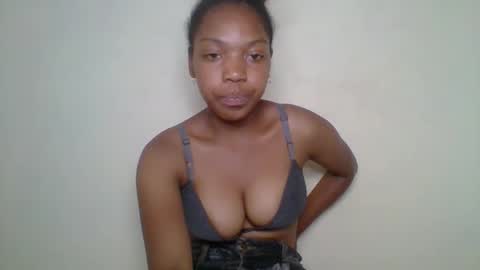 Snapshot of zyraelle_01 chatting on May 1, 2026, 9:41 pm zyraelle_01 online show from May 1, 2026, 9:41 pm