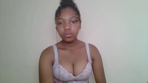 Snapshot of zyraelle_01 chatting on May 8, 2026, 9:03 am zyraelle_01 online show from May 8, 2026, 9:03 am