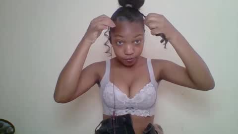 Snapshot of zyraelle_01 chatting on May 11, 2026, 11:49 am zyraelle_01 online show from May 11, 2026, 11:49 am