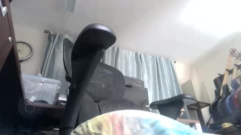 zzzzzbuzz online show from April 6, 2026, 3:04 am