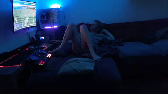 davidgntxxxxx online show from April 12, 2026, 10:37 pm