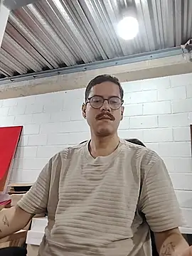 Snapshot of AndyHepburn chatting on October 16, 2025, 2:40 pm AndyHepburn online show from October 16, 2025, 2:40 pm