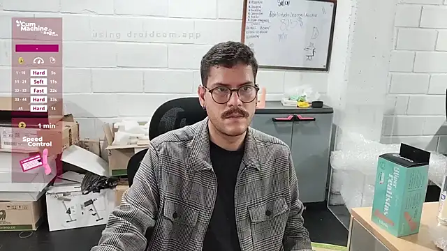 Snapshot of AndyHepburn chatting on October 20, 2025, 7:58 pm AndyHepburn online show from October 20, 2025, 7:58 pm